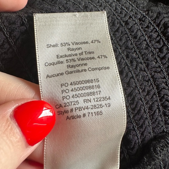 Aritzia Wilfred smocked blouse cropped black size large - Picture 6 of 6